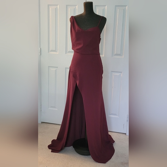 Vera Wang Bridal collection wine colored size 8 formal dress - Picture 11 of 16
